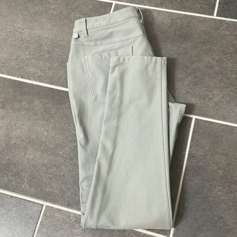 Lululemon ABC Pant Slim 31” *Utilitech size 32